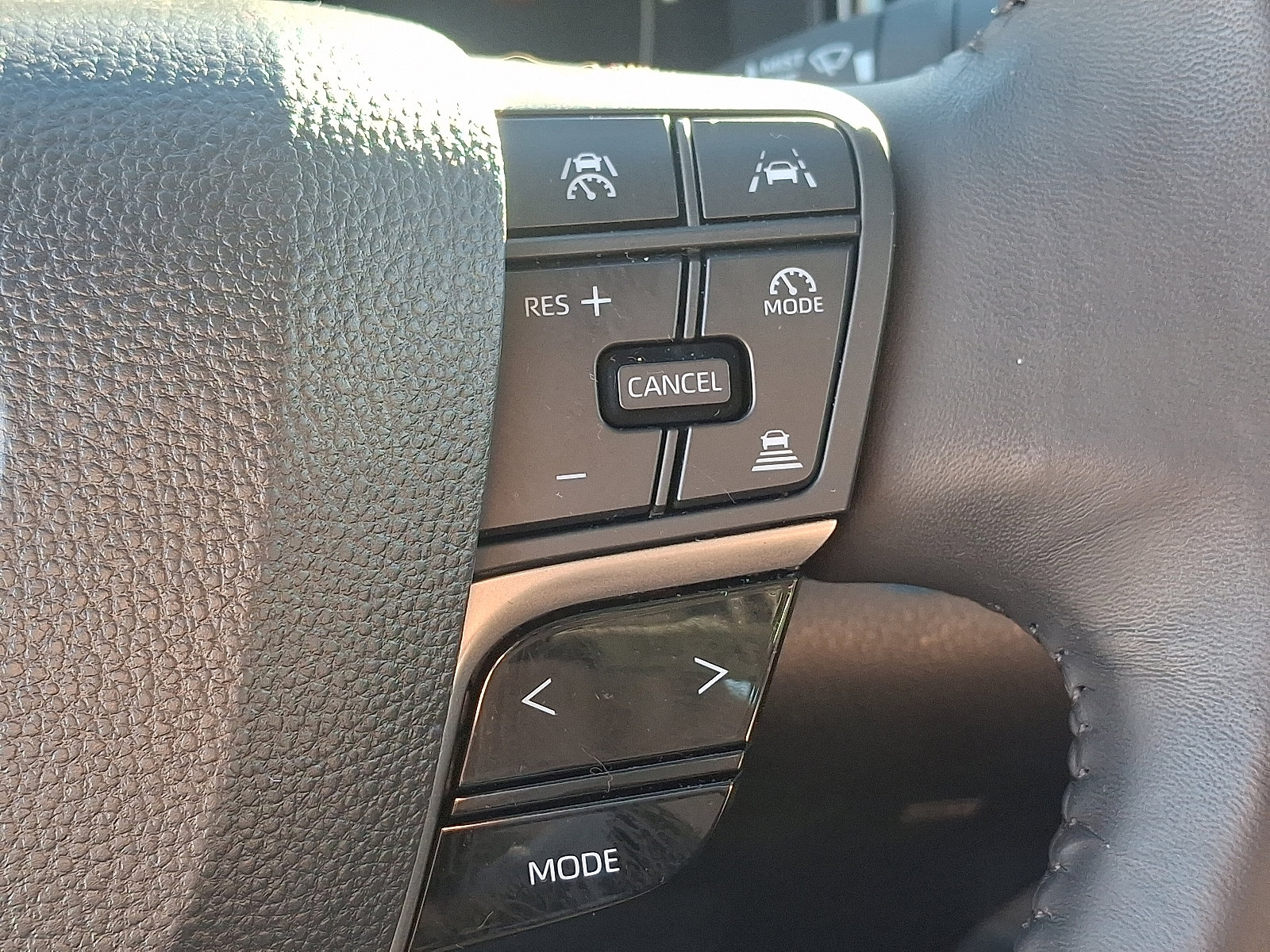 Certified 2025 Toyota Camry Hybrid image 20