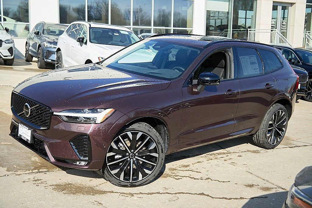 New 2026 Volvo XC60 B5 Ultra w/ Climate Package image 3