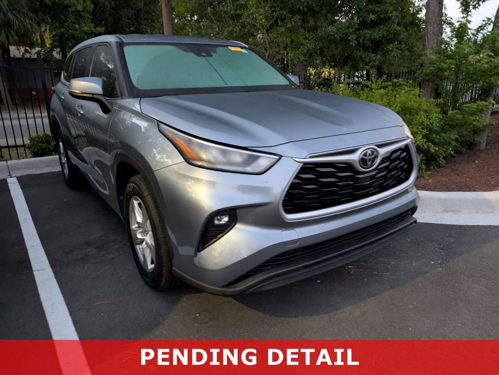 Certified 2020 Toyota Highlander LE FWD image 1