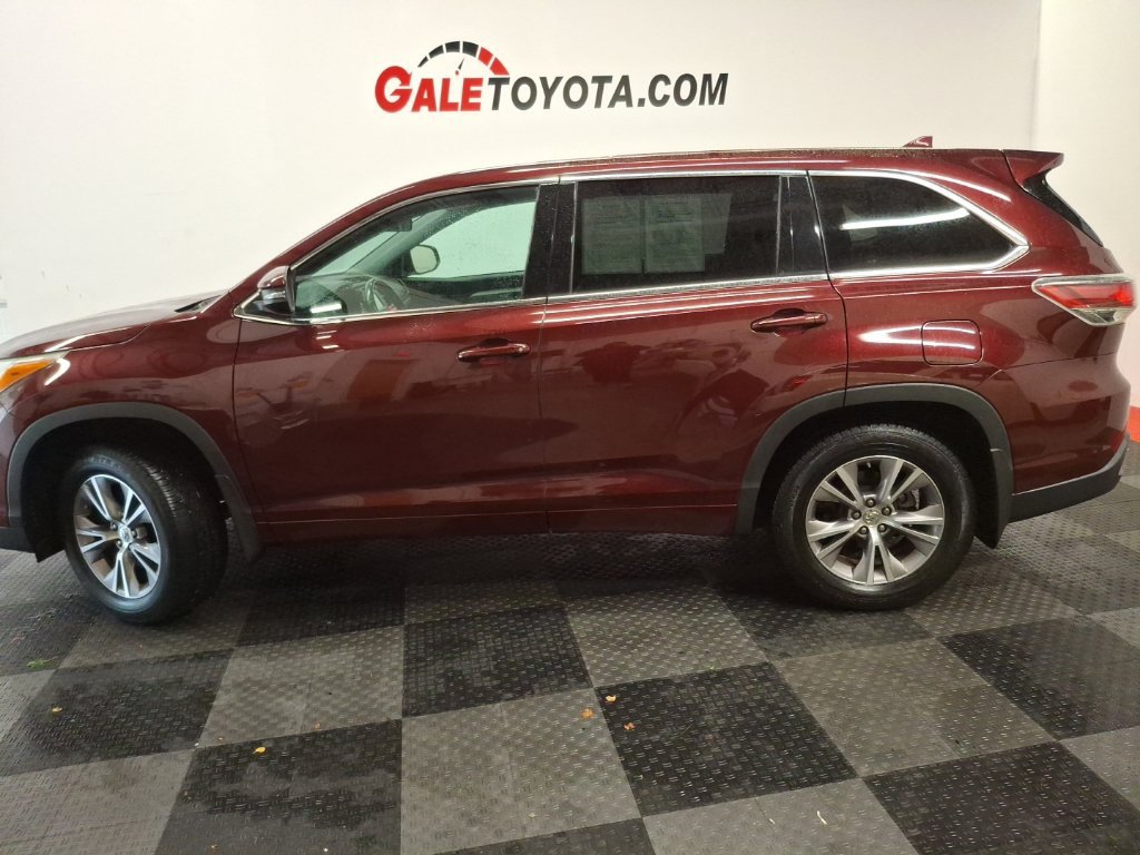 Used 2014 Toyota Highlander Plus AWD/4WD image 9