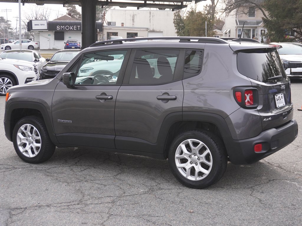 Used 2018 Jeep Renegade Latitude image 4