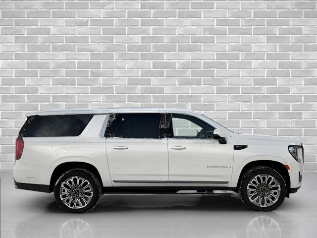 Used 2023 GMC Yukon XL Denali Ultimate image 8