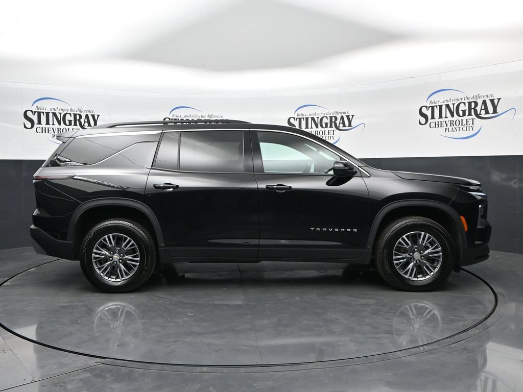 Used 2026 Chevrolet Traverse LT AWD/4WD image 8