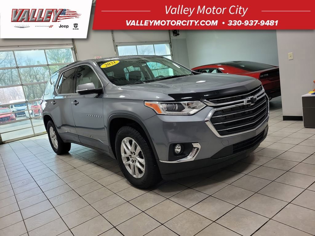 Used 2021 Chevrolet Traverse LT image 1