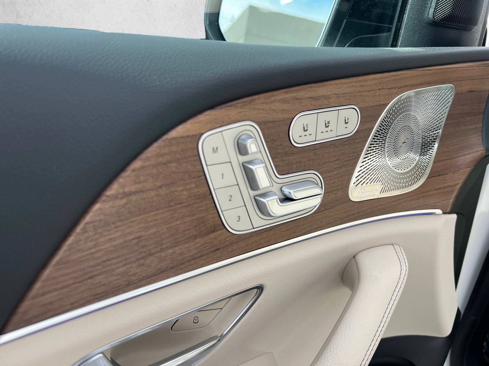 New 2026 Mercedes-Benz GLS 450 4MATIC image 10