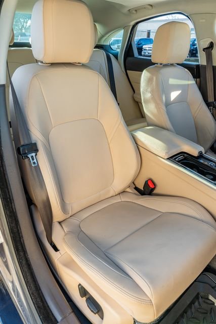 Used 2016 Jaguar XF Premium image 47