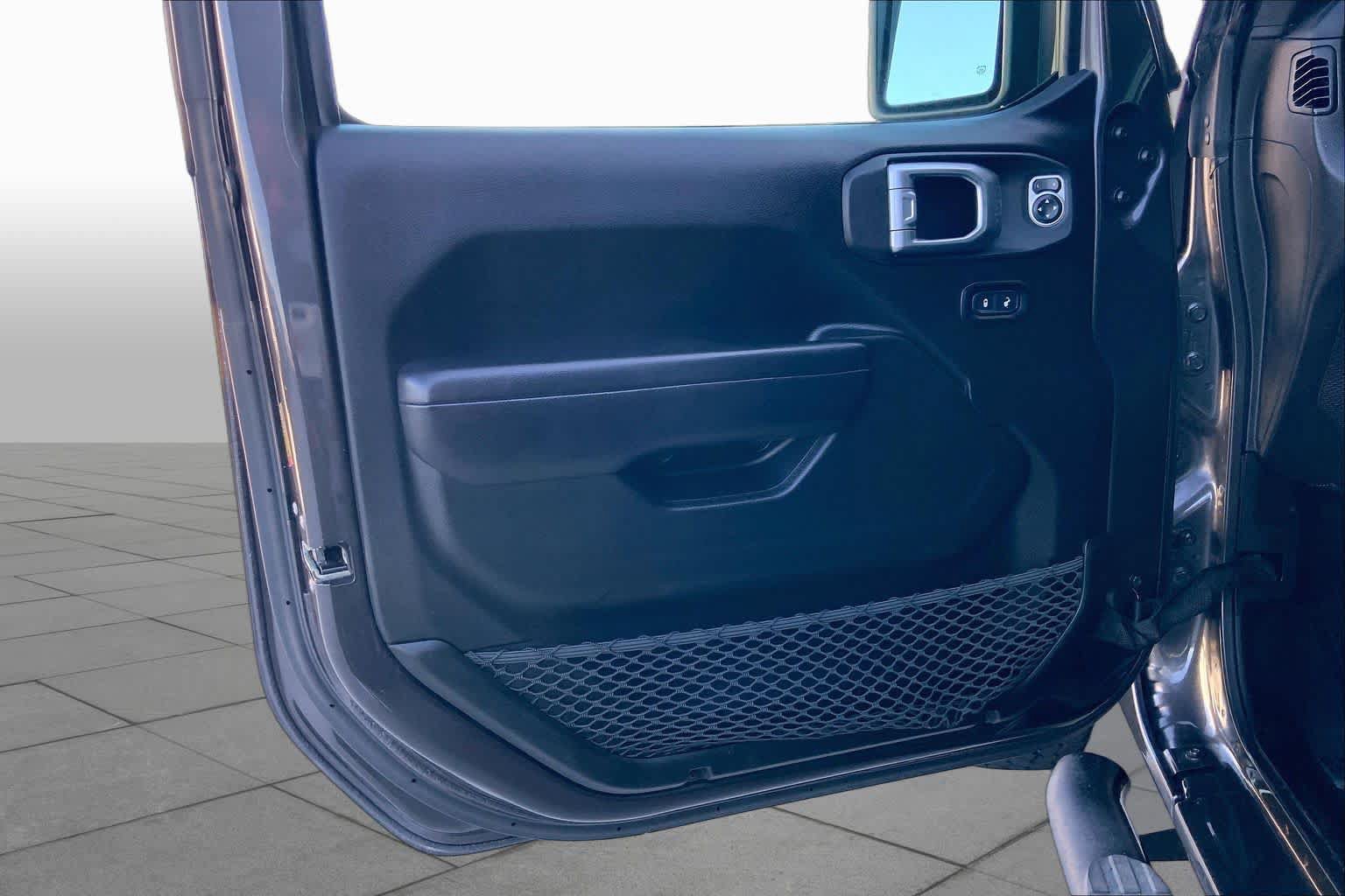 Used 2019 Jeep Wrangler Unlimited Sport S AWD/4WD image 16