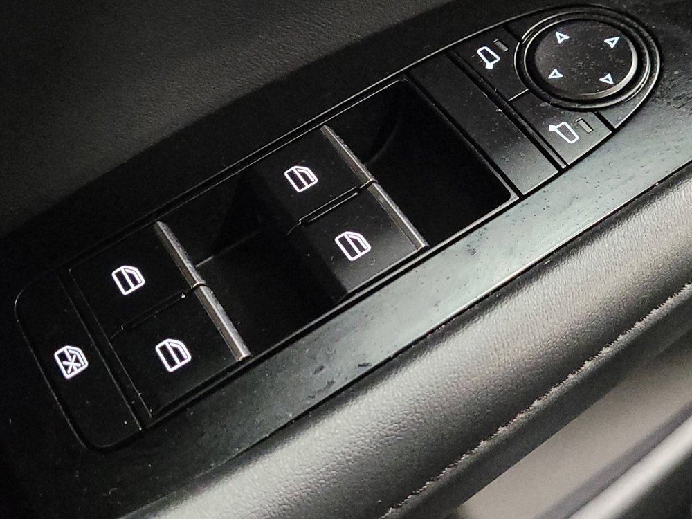 Used 2025 MAZDA MAZDA3 s image 27