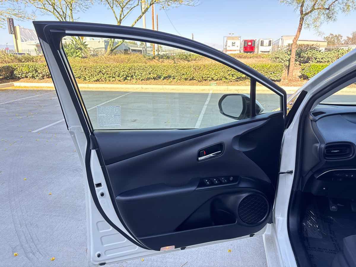 Used 2018 Toyota Prius Two w/ Prius Two Safety Plus Package FWD image 18