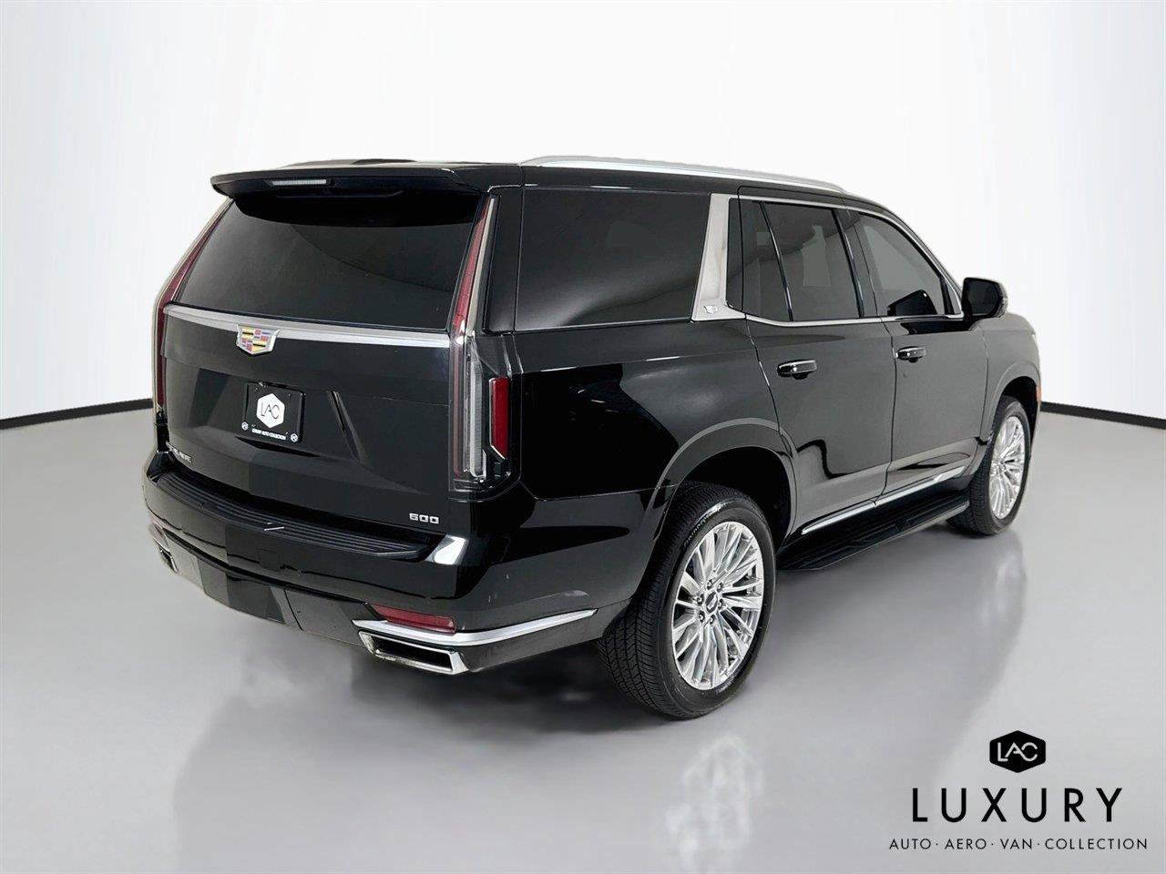 Used 2022 Cadillac Escalade Luxury AWD/4WD image 6