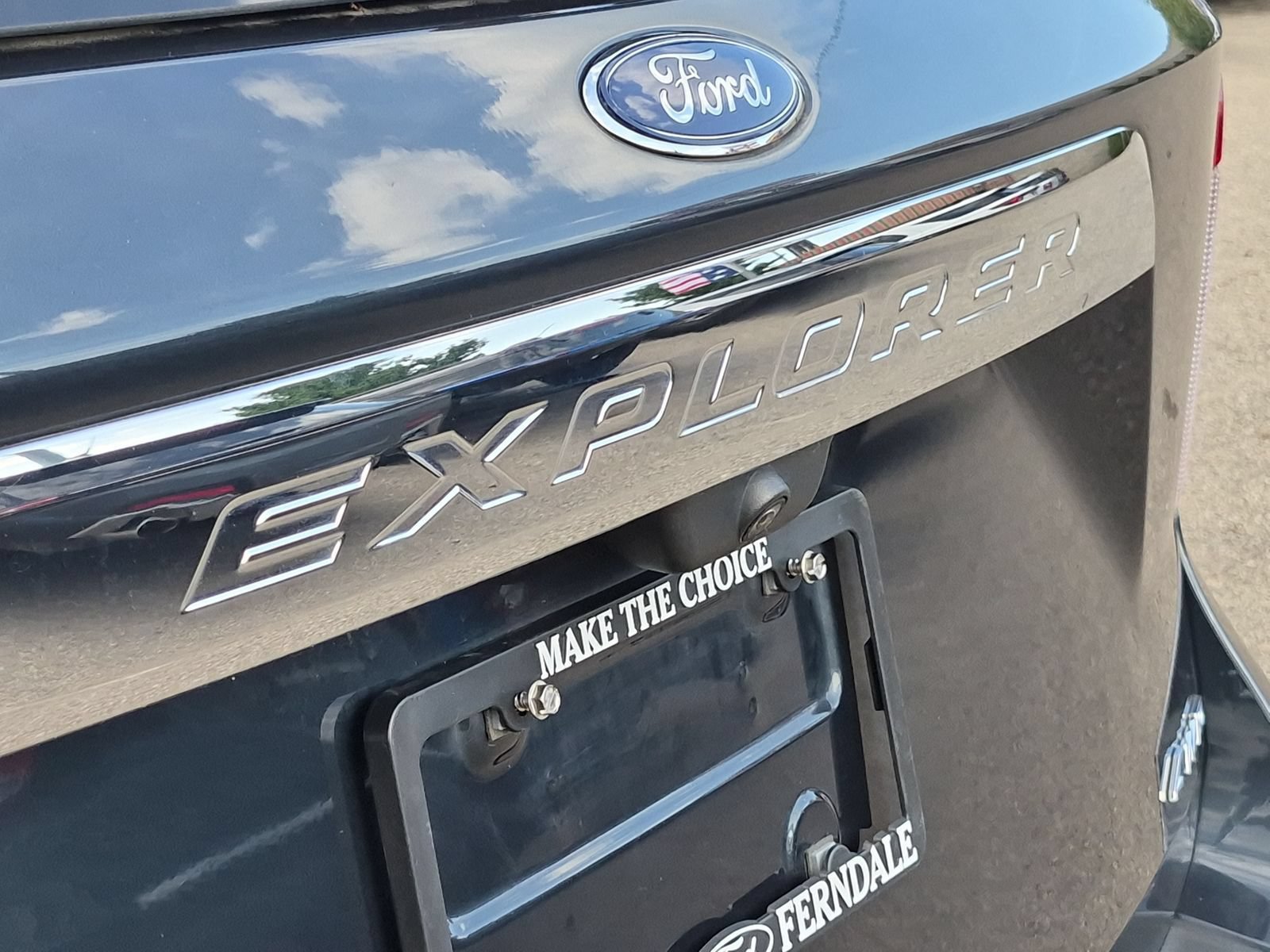 Used 2023 Ford Explorer XLT w/ Equipment Group 202A AWD/4WD image 14