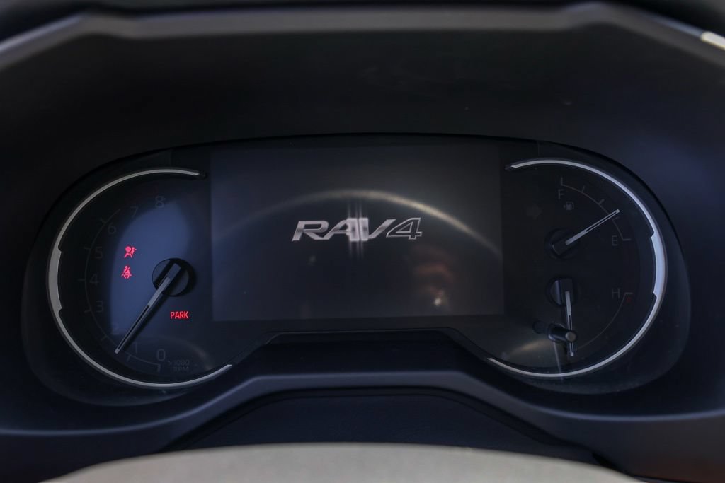 Used 2025 Toyota RAV4 LE AWD/4WD image 29