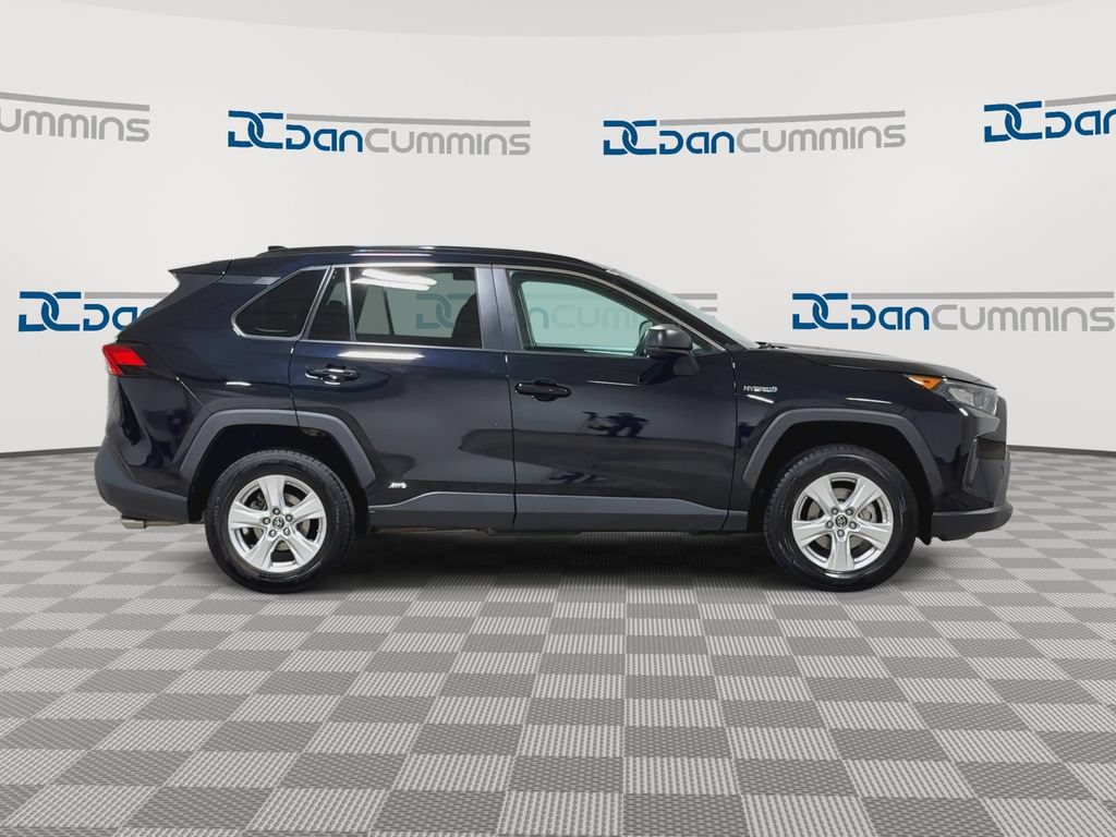 Used 2020 Toyota RAV4 LE AWD/4WD image 9