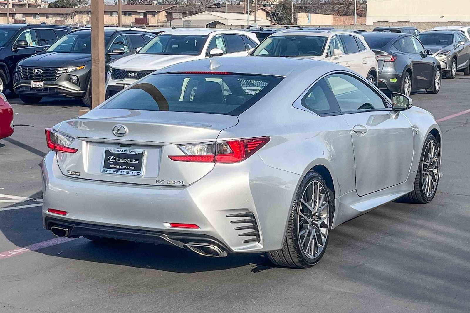 Used 2016 Lexus RC 200t image 4