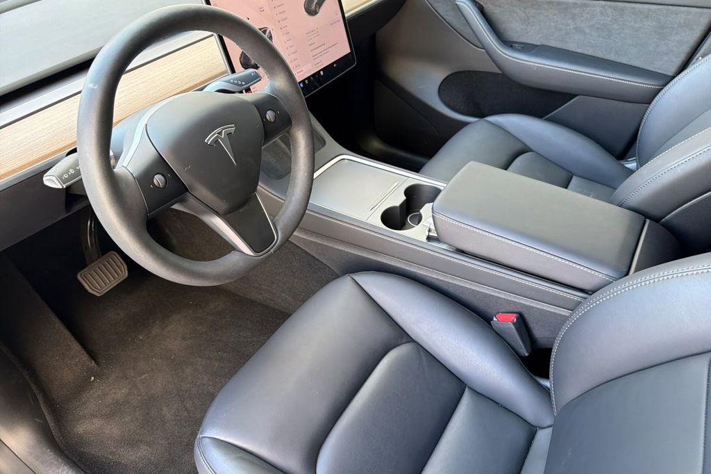 Used 2024 Tesla Model Y Long Range image 10