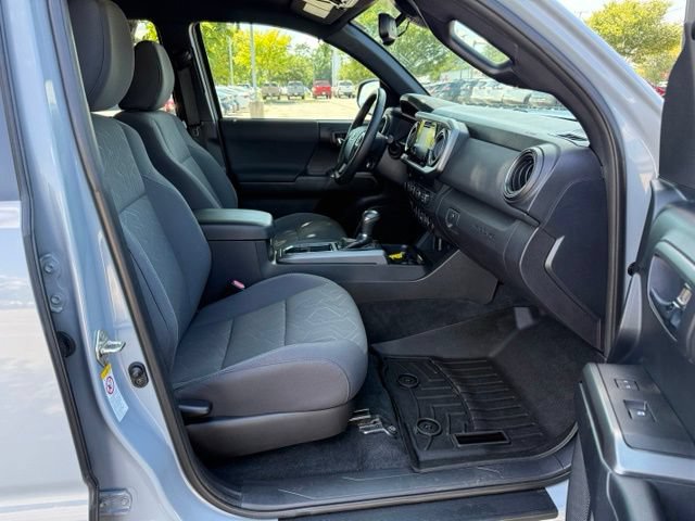 Used 2019 Toyota Tacoma TRD Off-Road w/ Technology Package AWD/4WD image 31