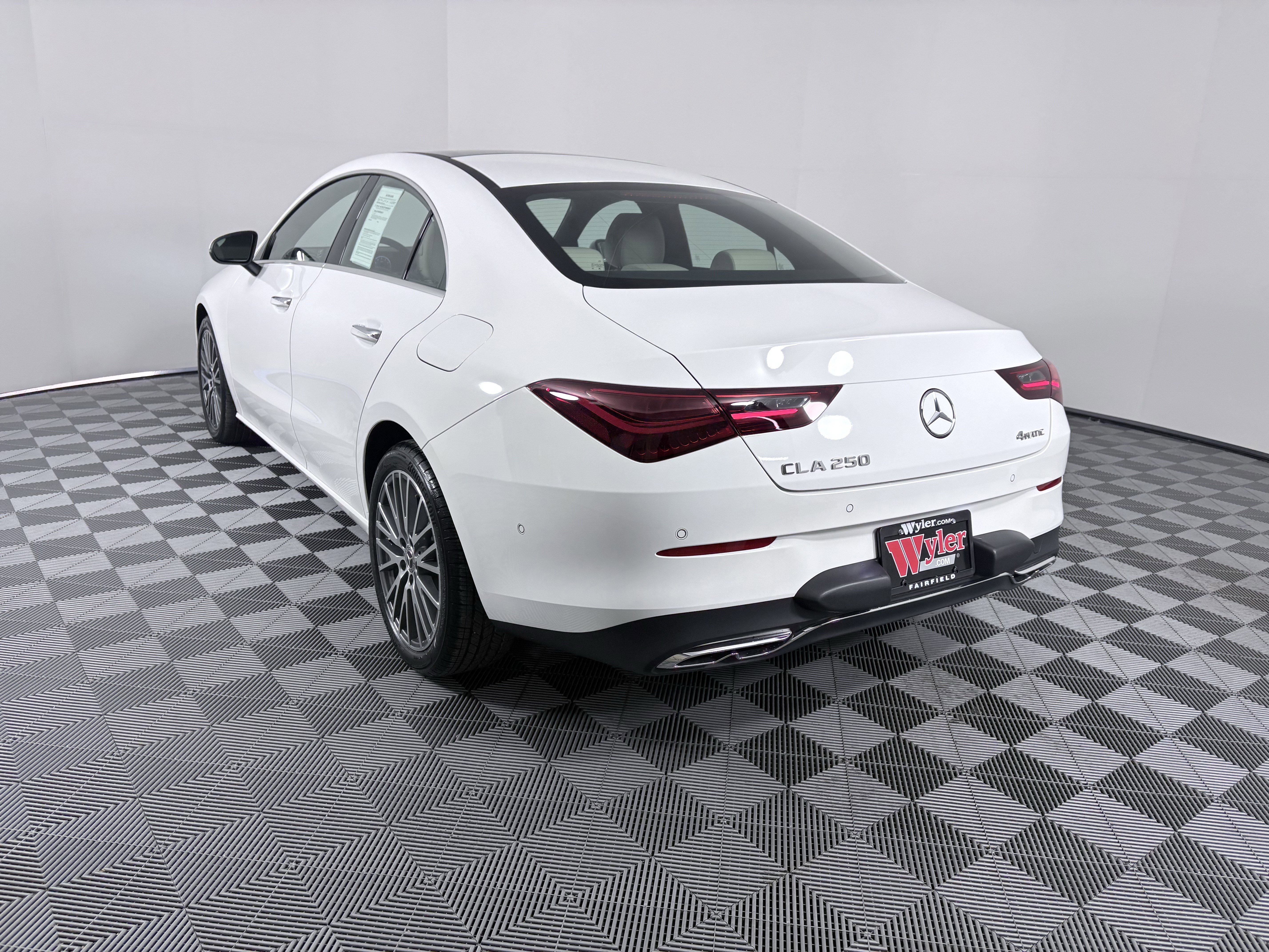 Used 2025 Mercedes-Benz CLA 250 4MATIC image 7