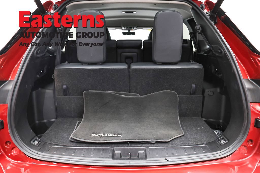 Used 2025 Mitsubishi Outlander AWD image 9