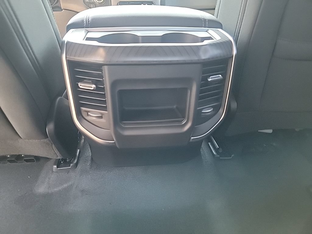 New 2026 RAM 1500 Express AWD/4WD image 15