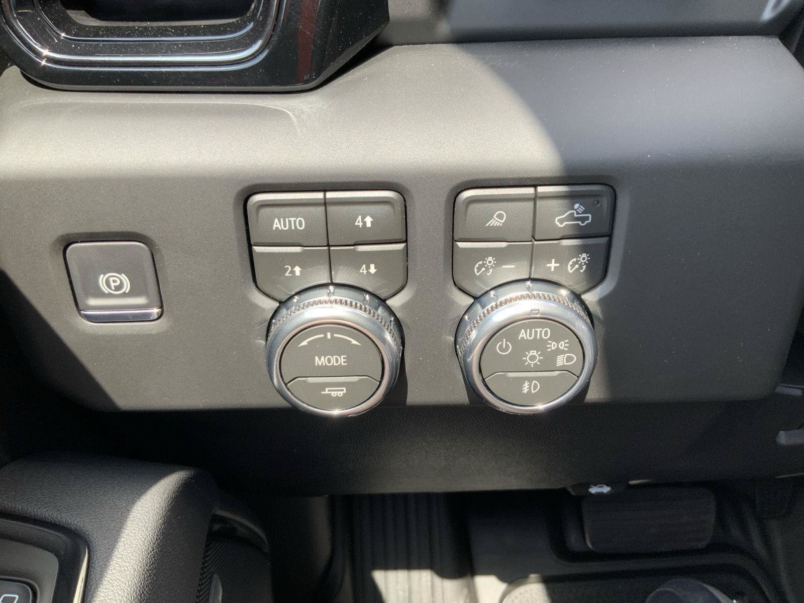 New 2026 GMC Sierra 3500 AT4 w/ AT4 Premium Plus Package AWD/4WD image 37