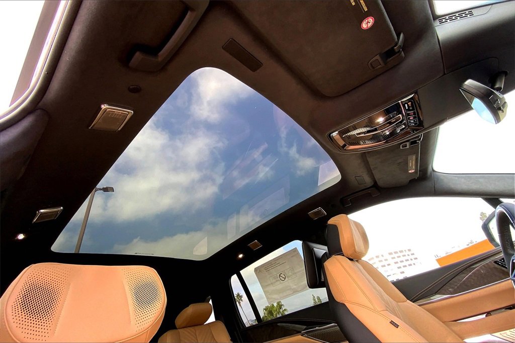 New 2025 Cadillac Escalade IQ Luxury 2 image 32