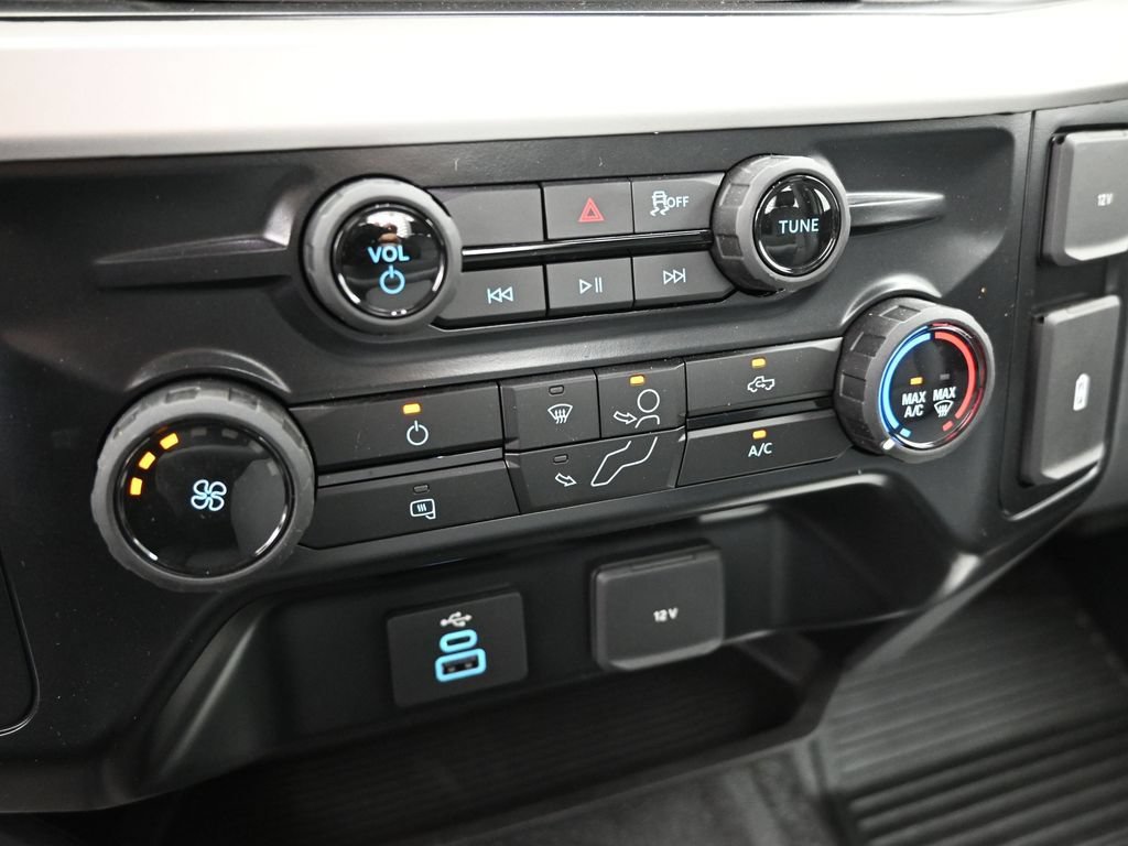 New 2025 Ford F550 4x4 Regular Cab Super Duty image 14