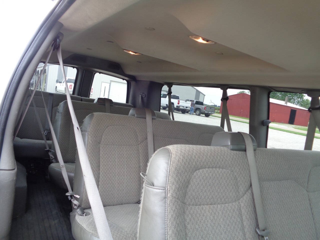 Used 2019 Chevrolet Express 3500 LS RWD image 23