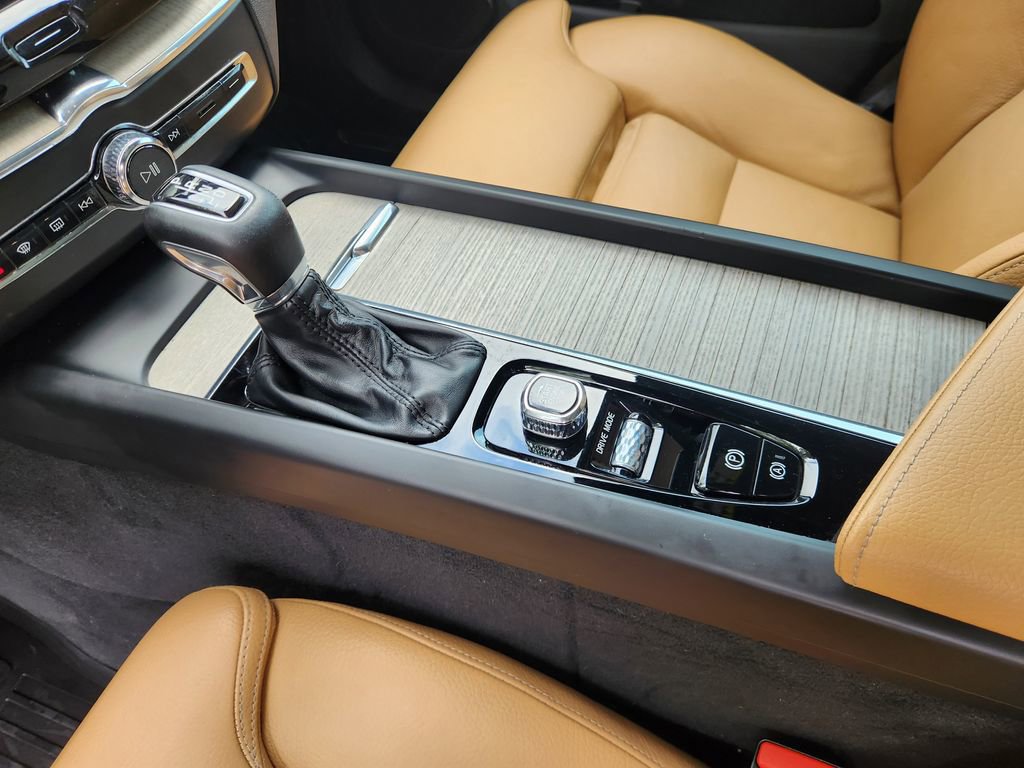 Used 2019 Volvo XC60 T6 Inscription w/ Protection Package Premier image 19