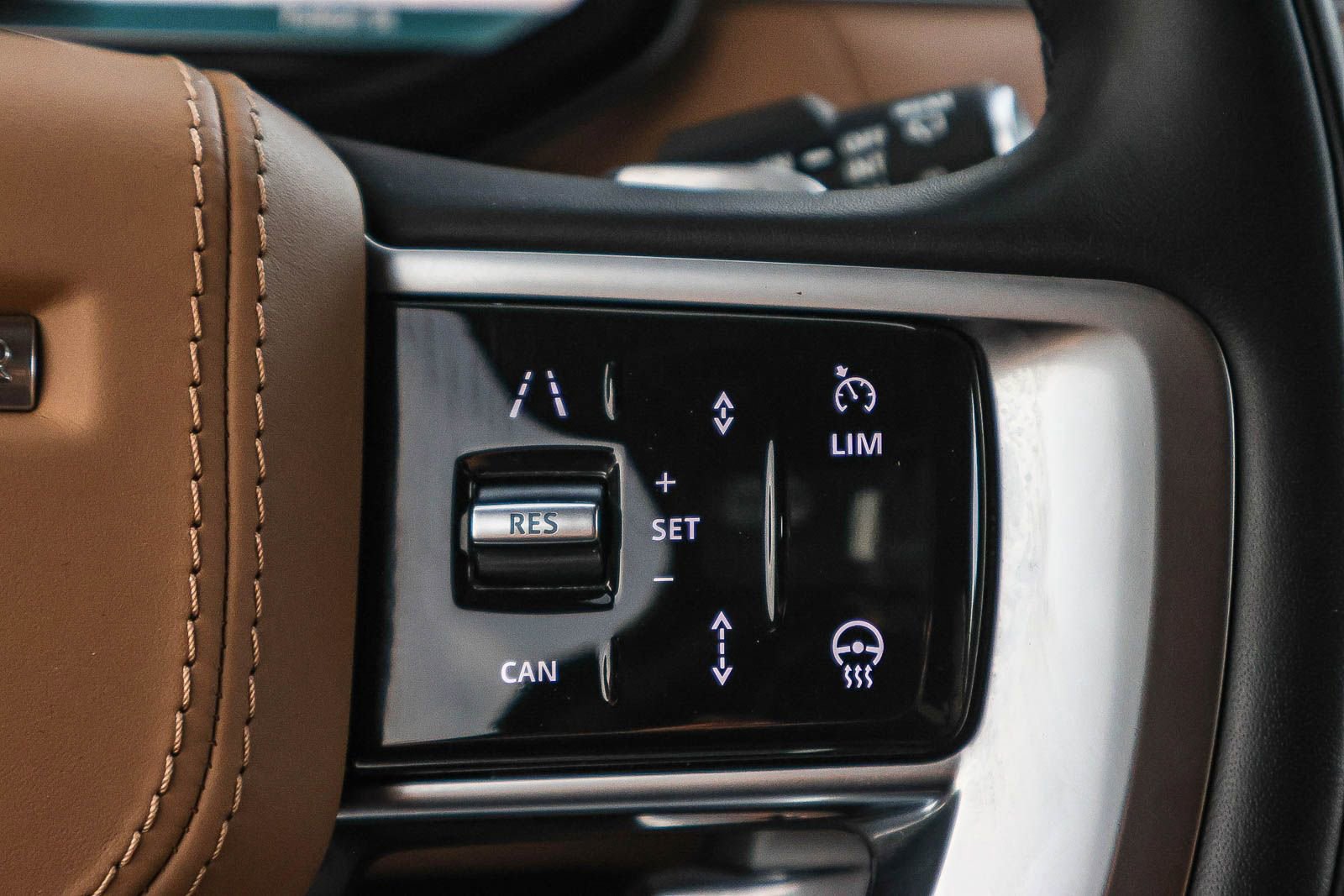 Certified 2024 Land Rover Range Rover SE AWD/4WD image 34