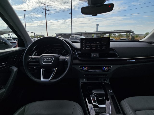 Used 2021 Audi Q5 2.0T Premium w/ Convenience Package AWD/4WD image 17