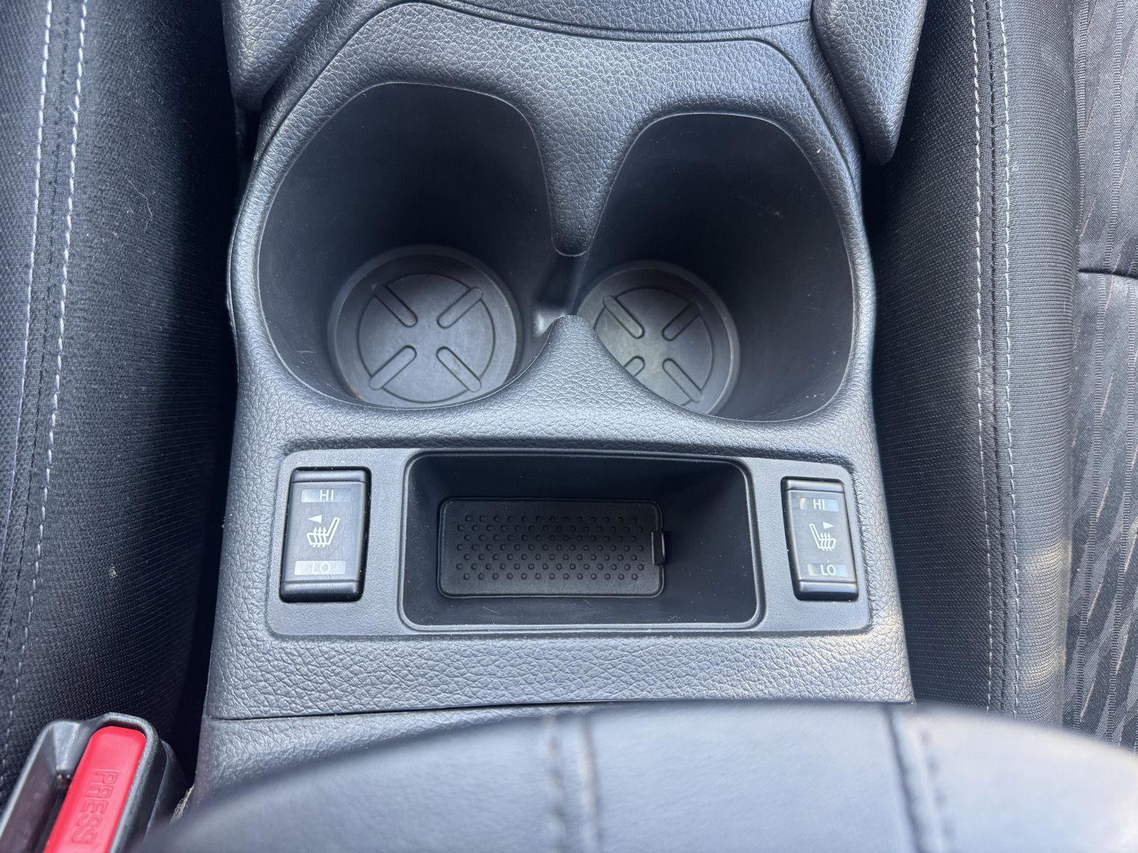 Used 2018 Nissan Rogue SV image 19