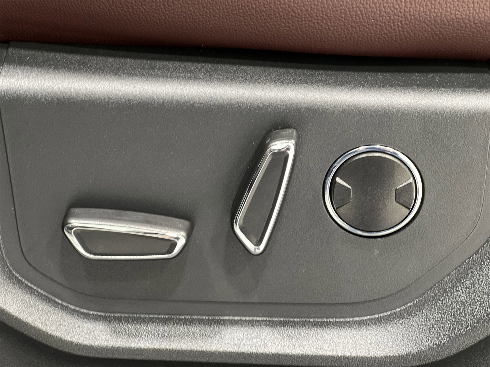 Used 2024 Ford Expedition Max Limited image 12