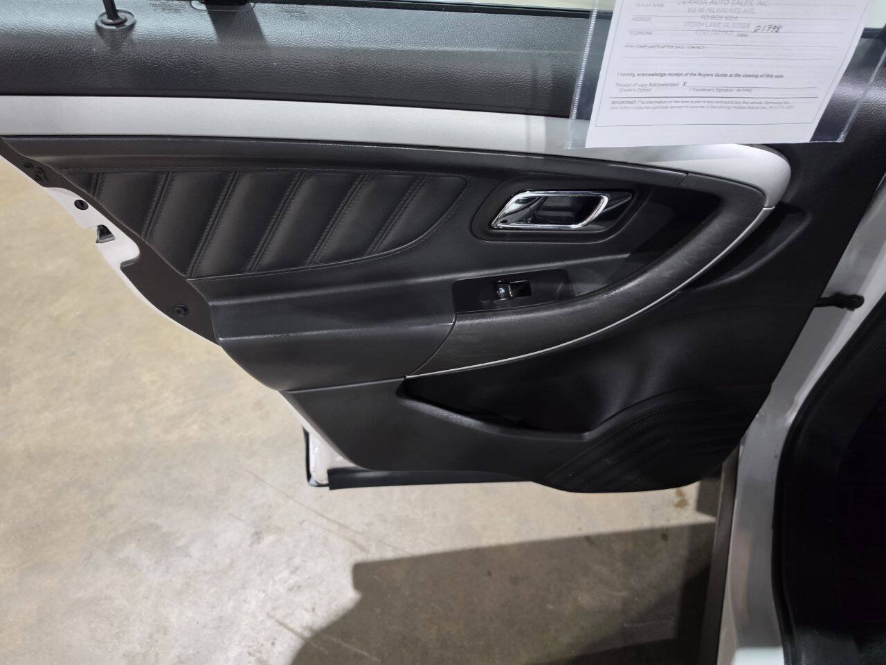 Used 2016 Ford Taurus SEL FWD image 26