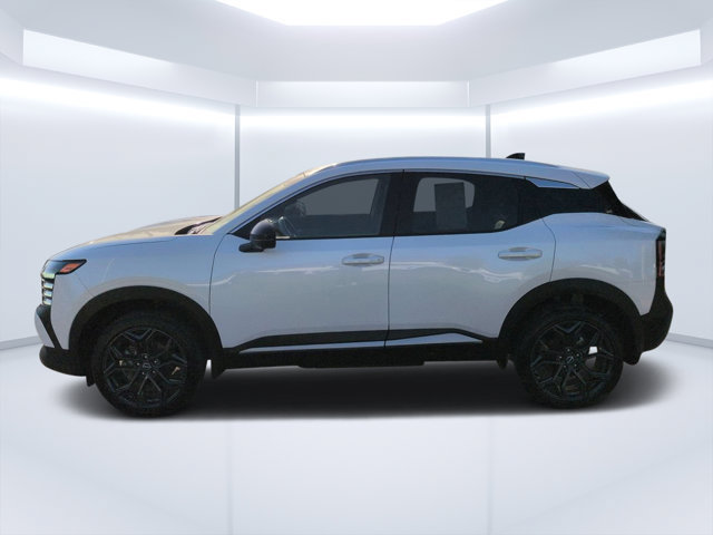 Used 2026 Nissan Kicks SR w/ SR Premium Package FWD image 6