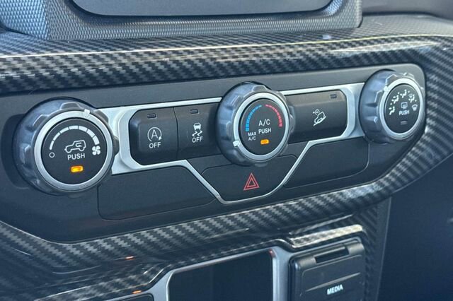 Used 2020 Jeep Wrangler Unlimited Sport AWD/4WD image 13