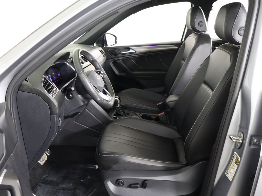Used 2024 Volkswagen Tiguan SE R-Line AWD/4WD image 31