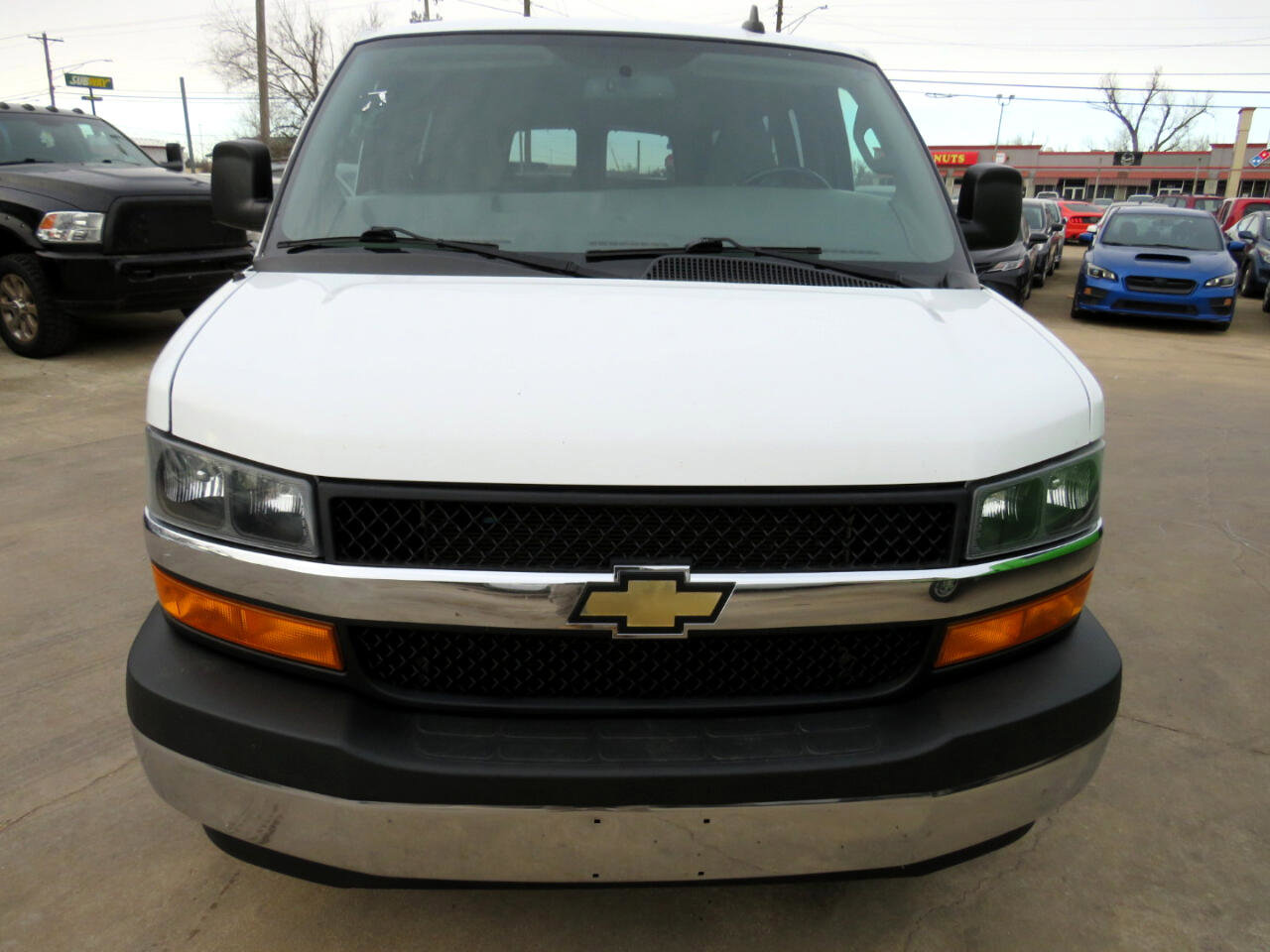 Used 2018 Chevrolet Express 3500 LT w/ LT Preferred Equipment Group RWD image 2