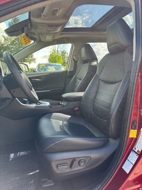 Used 2020 Toyota RAV4 Limited AWD/4WD image 40