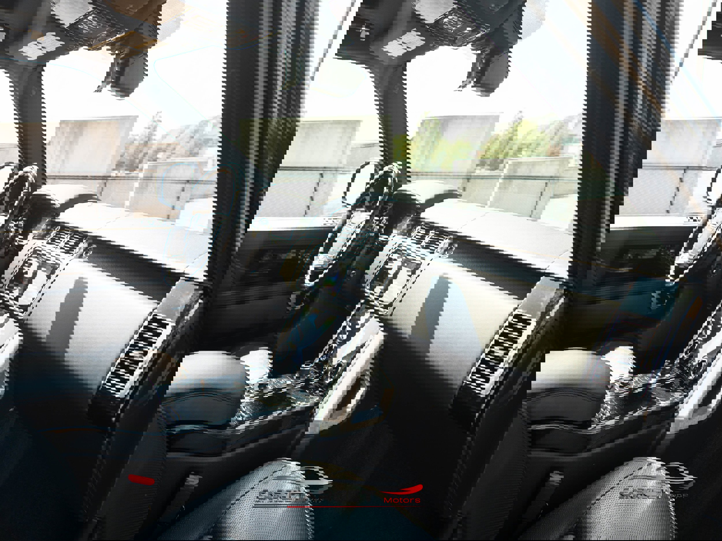 Used 2020 Land Rover Range Rover HSE image 15