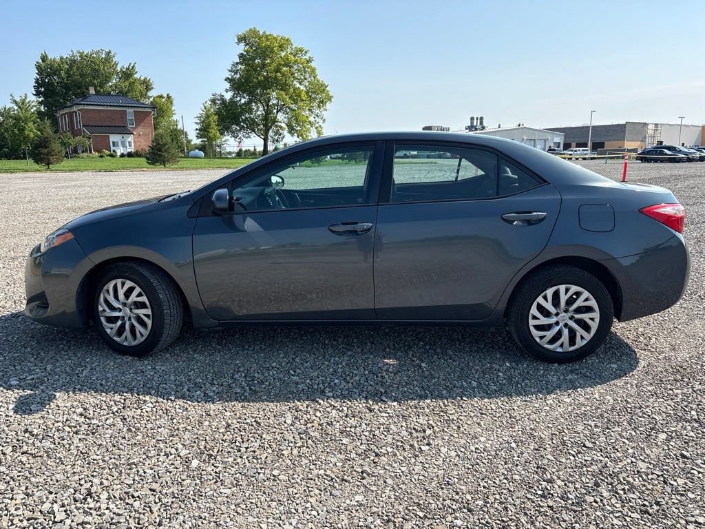 Used 2017 Toyota Corolla LE FWD image 6