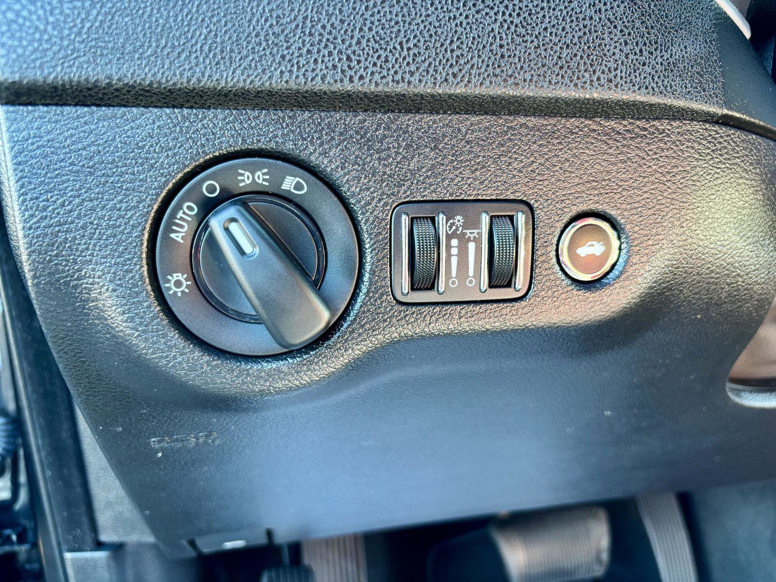 Used 2022 Dodge Charger SXT image 28