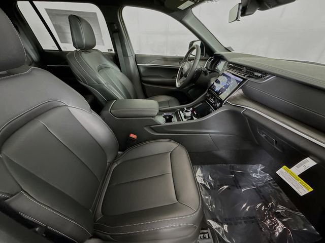 New 2025 Jeep Grand Cherokee Limited image 28