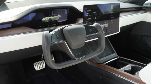 Used 2022 Tesla Model S AWD/4WD image 17