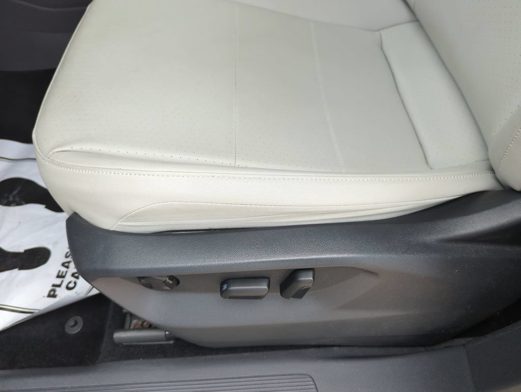 Used 2020 Volkswagen Tiguan SEL AWD/4WD image 37