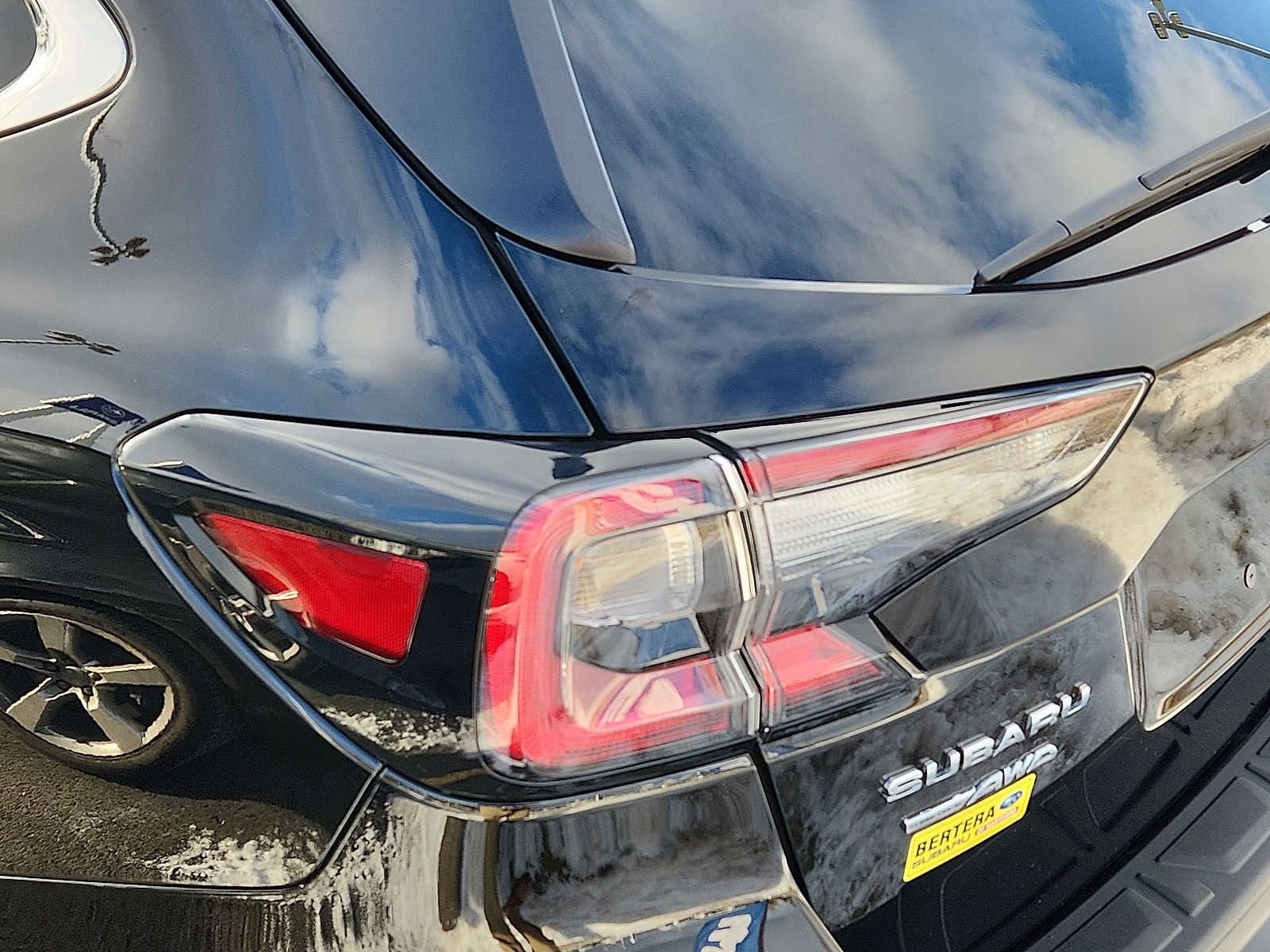 Used 2023 Subaru Outback Touring image 9