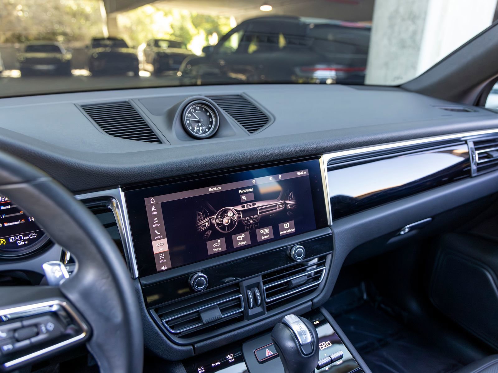 Certified 2024 Porsche Macan image 35