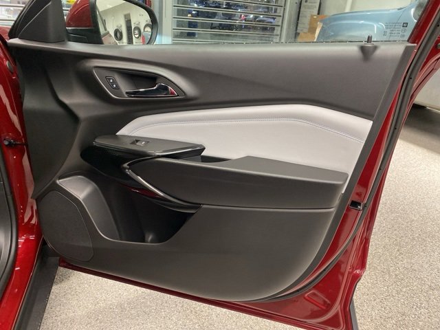 New 2025 Chevrolet Trax LT w/ Driver Confidence Package image 32