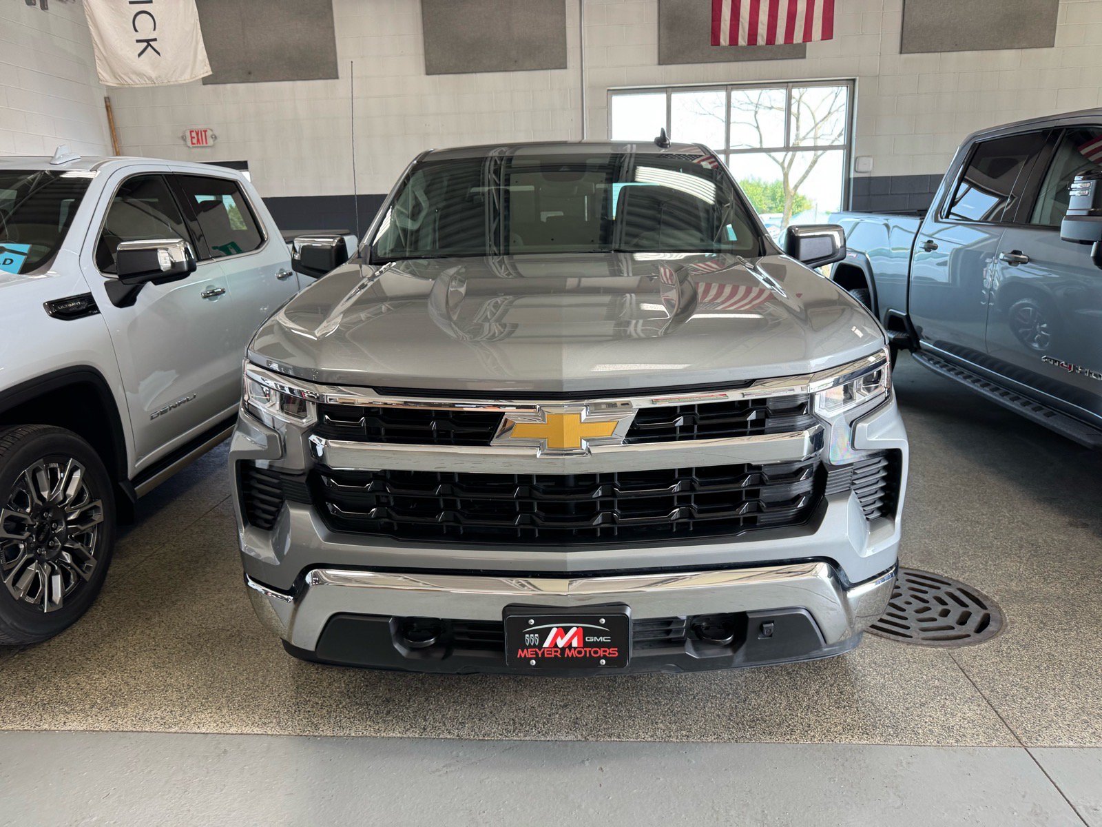 Used 2025 Chevrolet Silverado 1500 LT w/ All Star Edition Plus AWD/4WD image 2