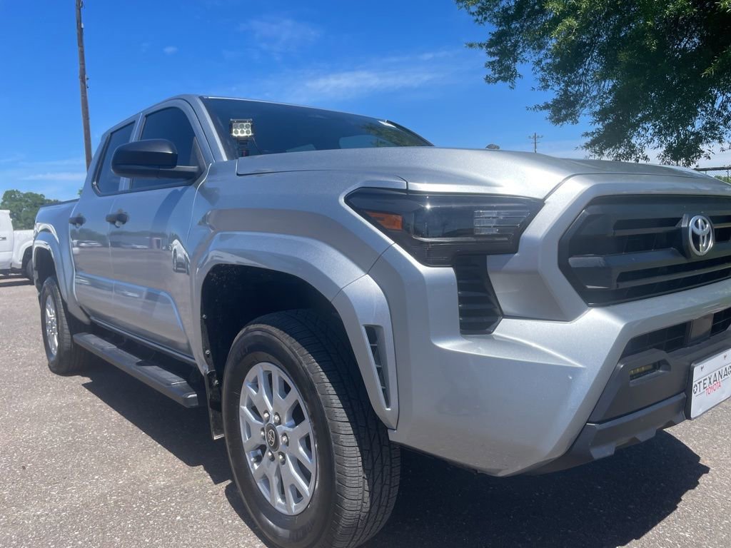 Used 2024 Toyota Tacoma SR image 10