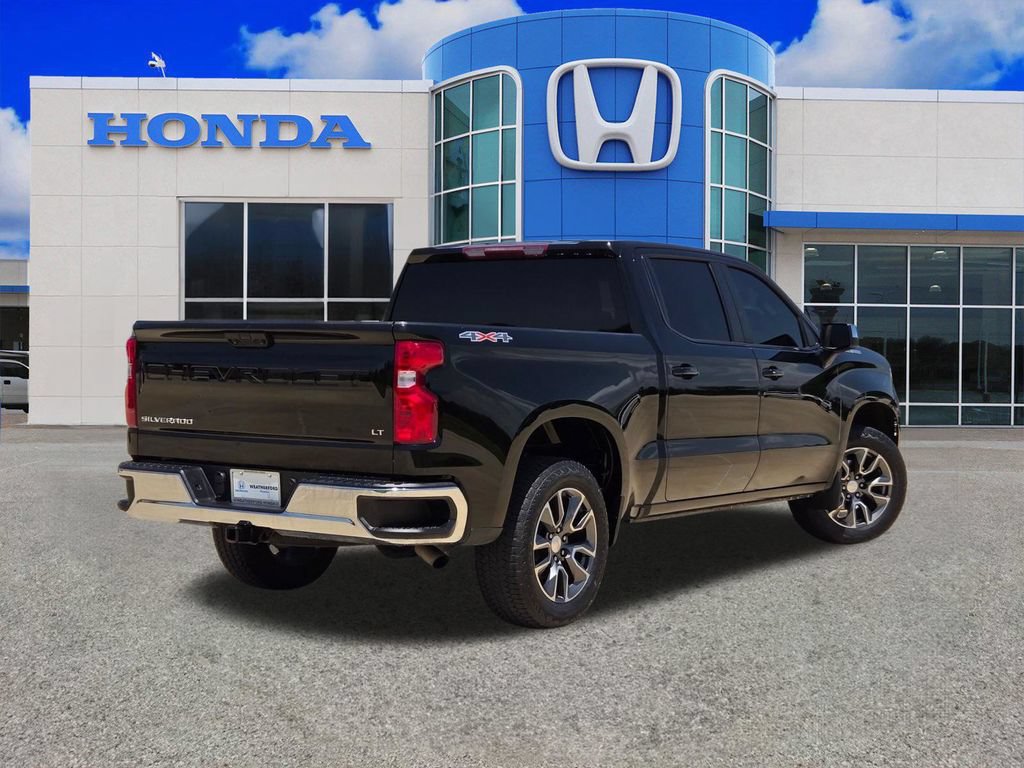 Used 2023 Chevrolet Silverado 1500 LT AWD/4WD image 3